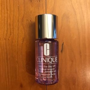 *Free w/ purchase* Clinique Make Up Remover (1 oz)